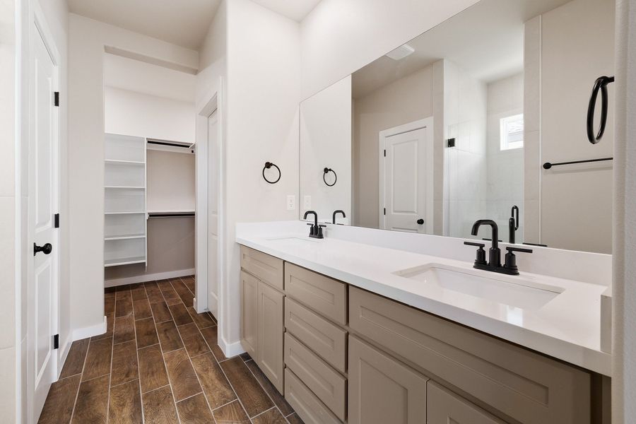 Furnished interior view inside a new home in Paloma Ranch, Harlingen (Image 5).
