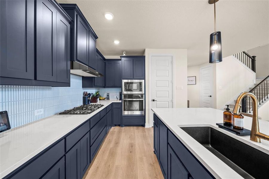Furnished interior view inside a new home in Willow Grove, Melissa (Image 31).