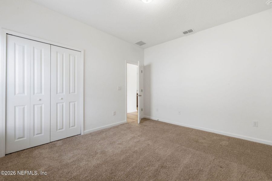 Spacious, unfurnished interior of a new home in Beacon Lake, St. Augustine (Image 20).