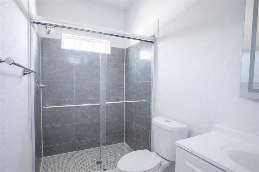 Furnished interior view inside a new home in , Fort Worth (Image 5).