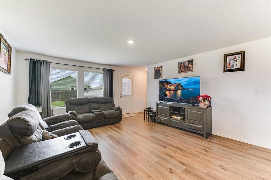 Furnished interior view inside a new home in Summerside, Lockhart (Image 11).