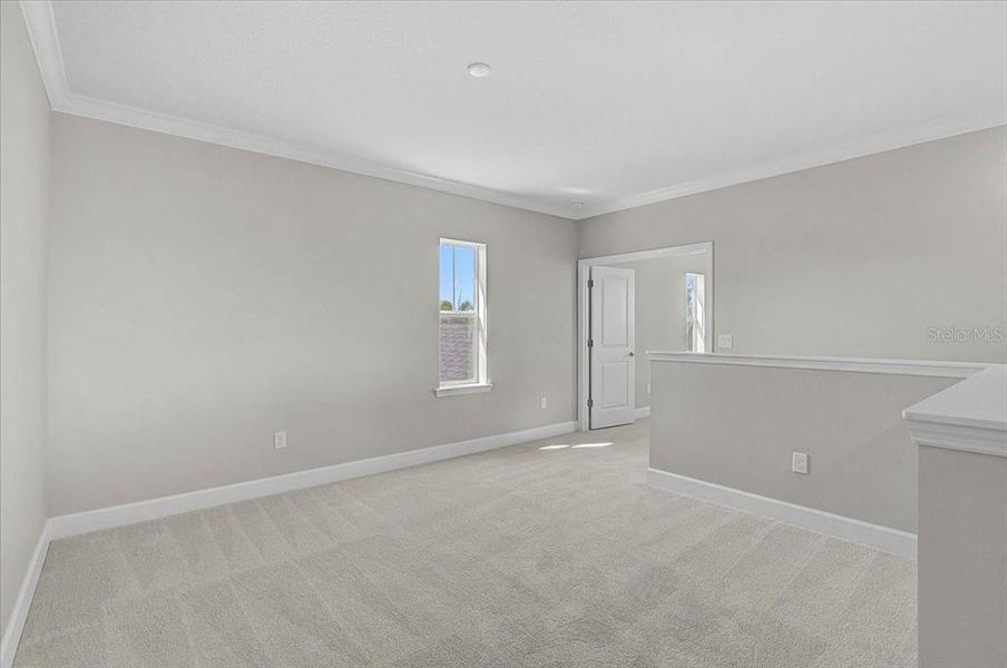 Spacious, unfurnished interior of a new home in , Sarasota (Image 32).