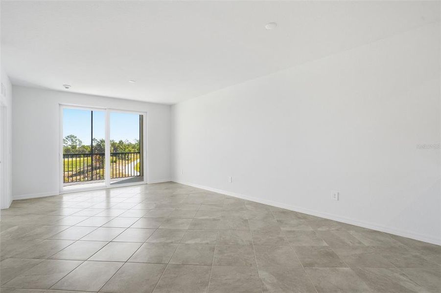 Spacious, unfurnished interior of a new home in Wellen Park Golf & Country Club, Venice (Image 21).