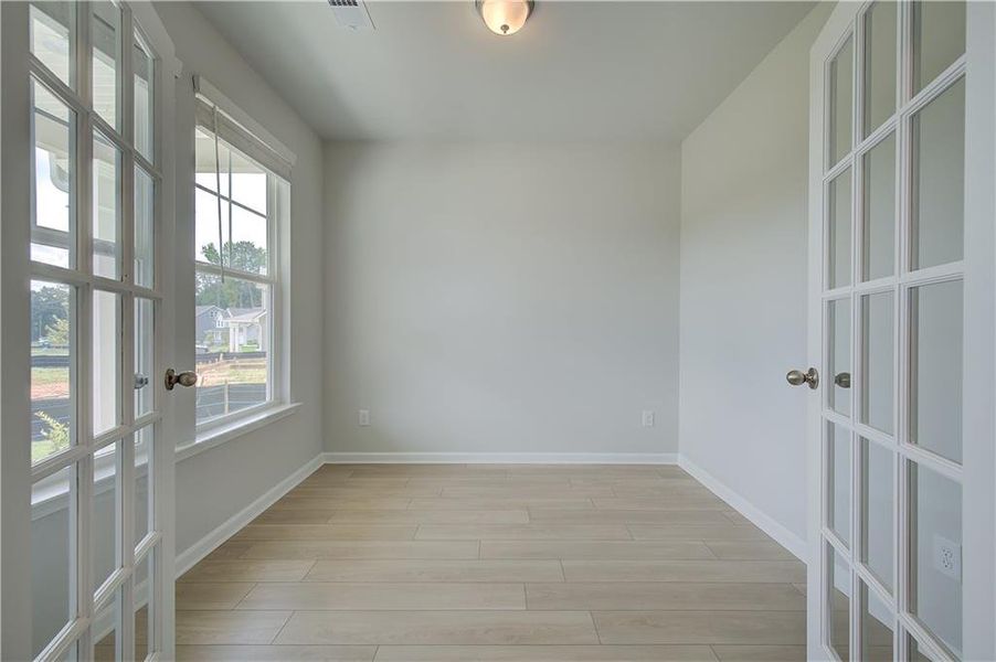 Spacious, unfurnished interior of a new home in Cooper Park, McDonough (Image 15).