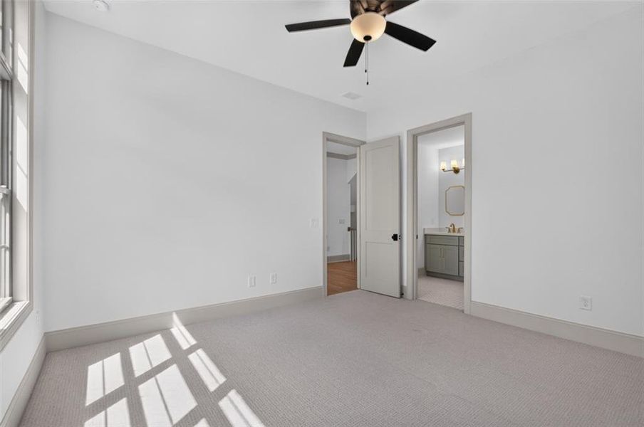 Spacious, unfurnished interior of a new home in , Alpharetta (Image 28). Spacious, unfurnished interior of a new home in , Alpharetta (Image 28).