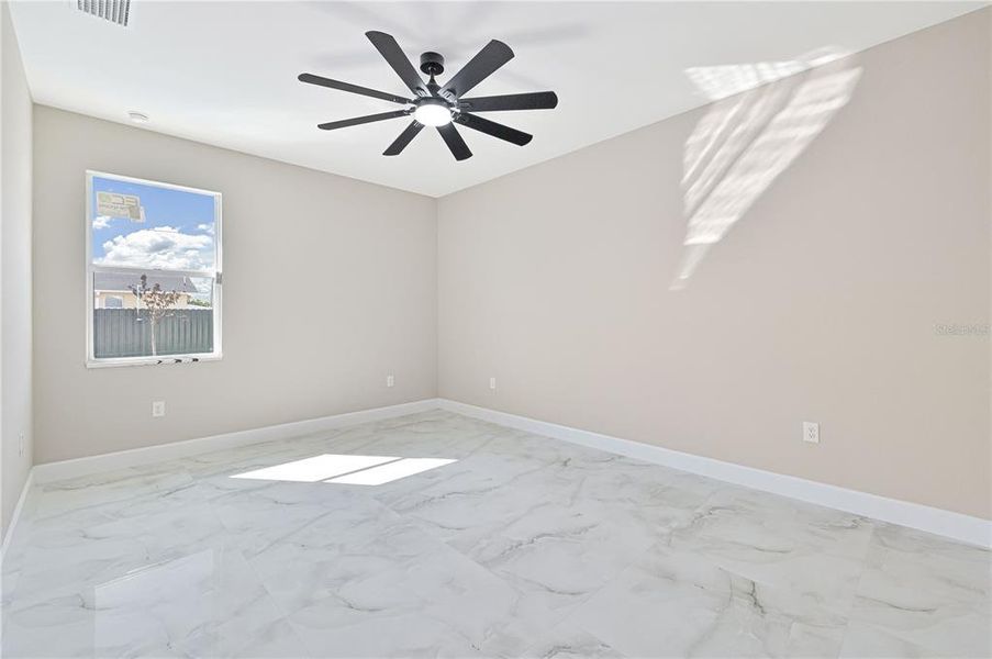 Spacious, unfurnished interior of a new home in , Cape Coral (Image 23).