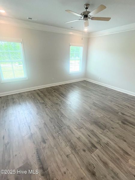 Spacious, unfurnished interior of a new home in Athens Acres, New Bern (Image 10).