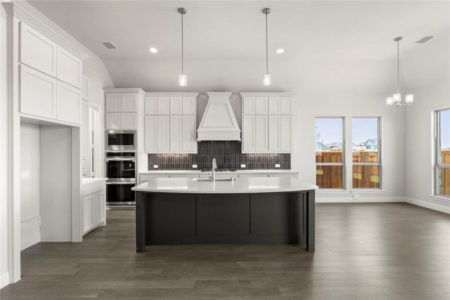 12. 2118 Clairmount - Kitchen