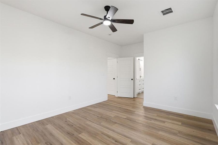 Spacious, unfurnished interior of a new home in , Azle (Image 16).
