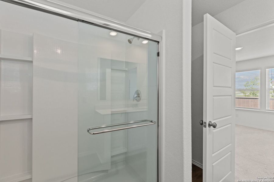 Image 9 of a home in Cinco Lakes. Image 9 of a home in Cinco Lakes.