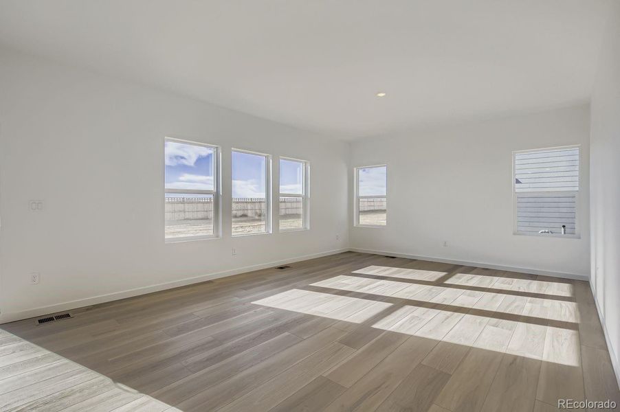 Spacious, unfurnished interior of a new home in Ledge Rock, Johnstown (Image 13).