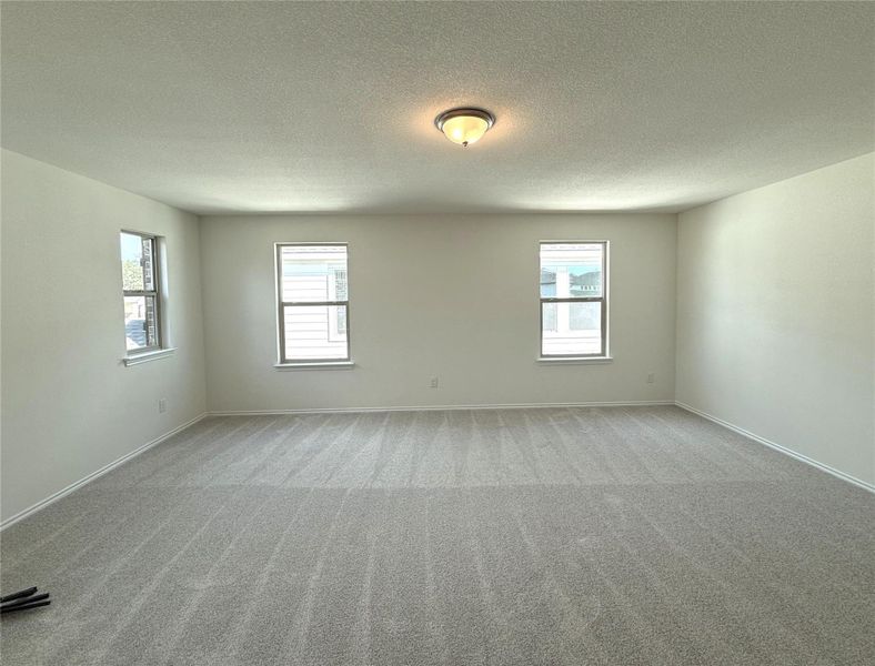 Spacious, unfurnished interior of a new home in River Bluff, Leander (Image 23).