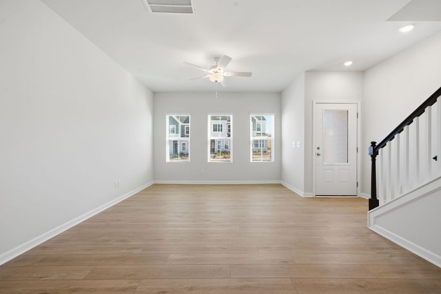 Spacious, unfurnished interior of a new home in Lakeview Village, Charlotte (Image 15).