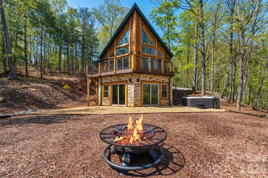 Community amenities in , Lake Lure (Image 23).