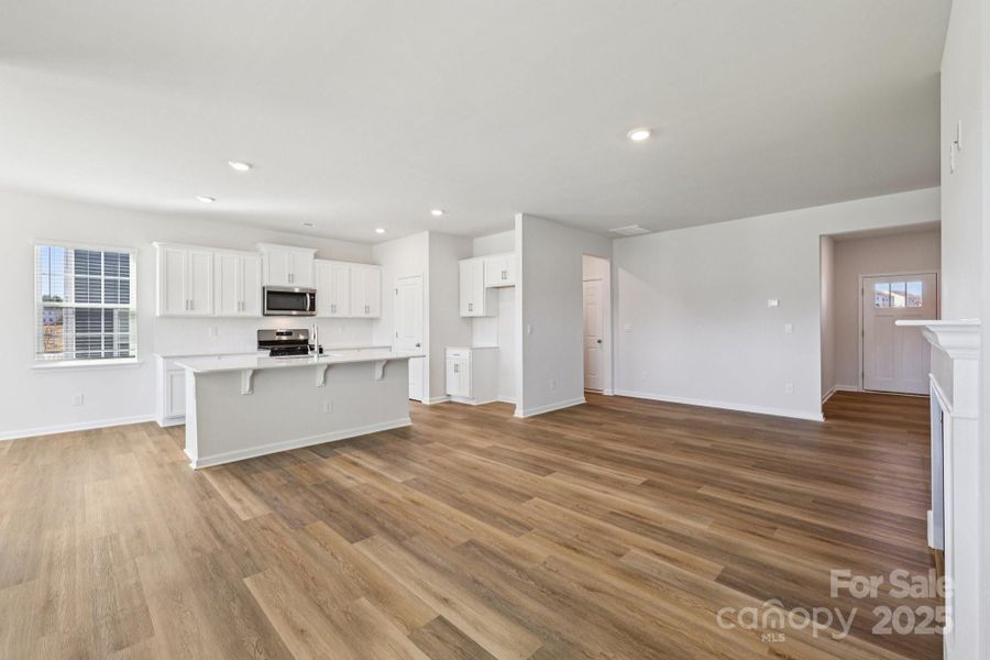 Spacious, unfurnished interior of a new home in Nolen Farm, Gastonia (Image 16).