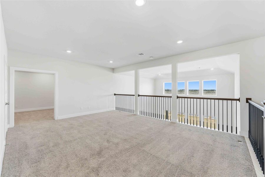 Spacious, unfurnished interior of a new home in Valencia, Manvel (Image 17). Spacious, unfurnished interior of a new home in Valencia, Manvel (Image 17).