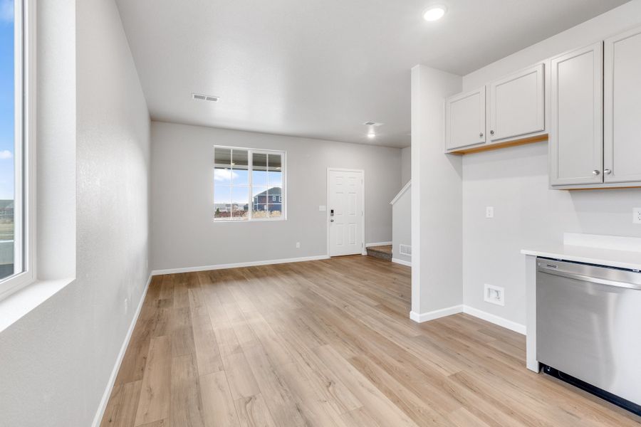 Spacious, unfurnished interior of a new home in Pintail Commons at Johnstown Village, Johnstown (Image 8).
