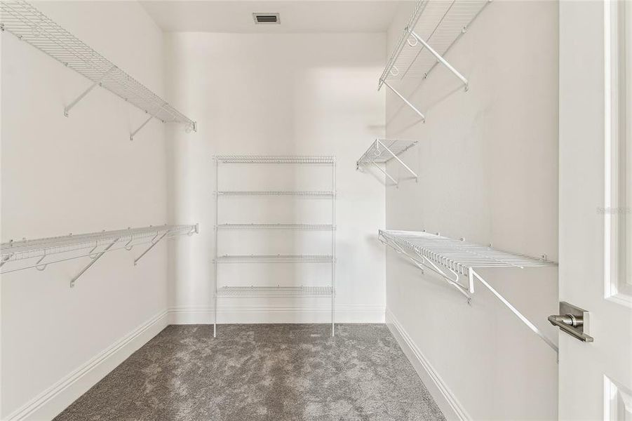 Spacious, unfurnished interior of a new home in , Lakewood Ranch (Image 36).