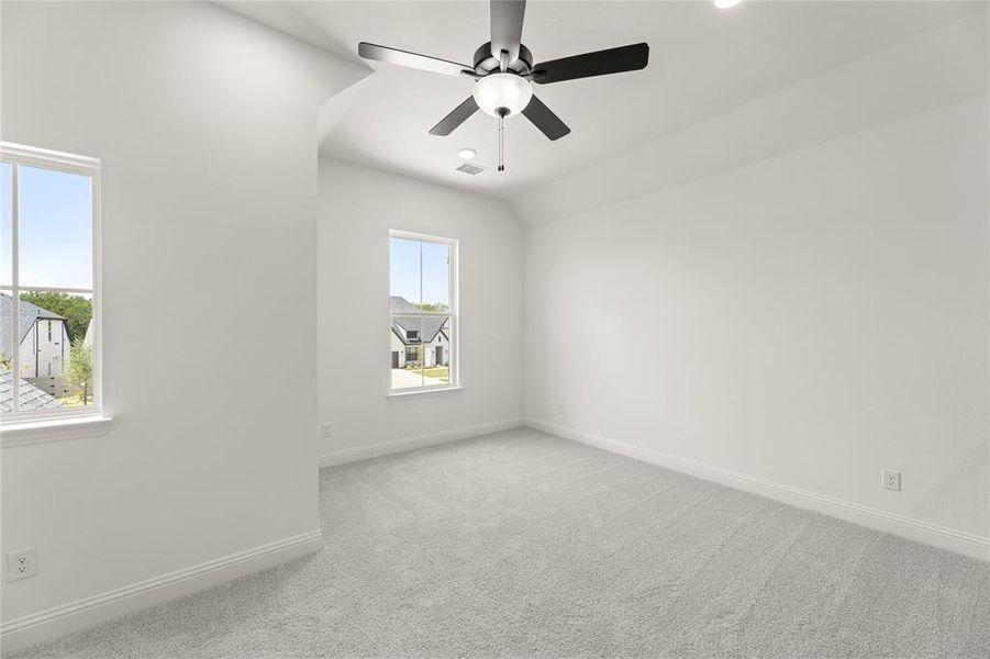 Spacious, unfurnished interior of a new home in Painted Tree Woodlands, McKinney (Image 28).
