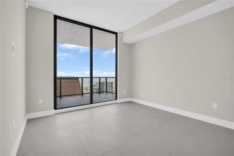 Spacious, unfurnished interior of a new home in , St. Petersburg (Image 71).