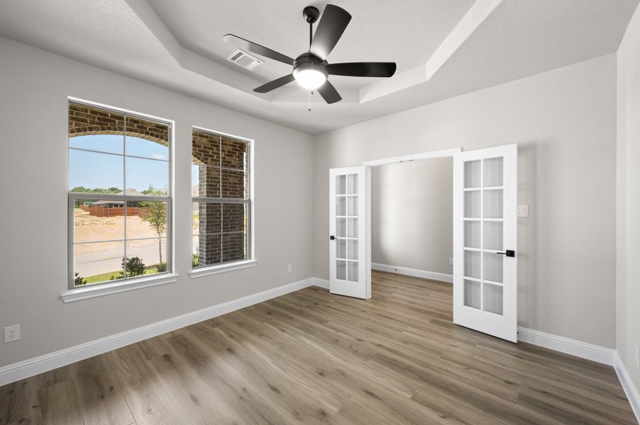 Spacious, unfurnished interior of a new home in Waterford Park, Weatherford (Image 24).