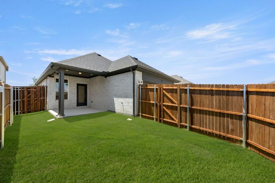 Representative exterior details of a home built from the Cypress by UnionMain Homes in Edgewater, Fate (Image 32).