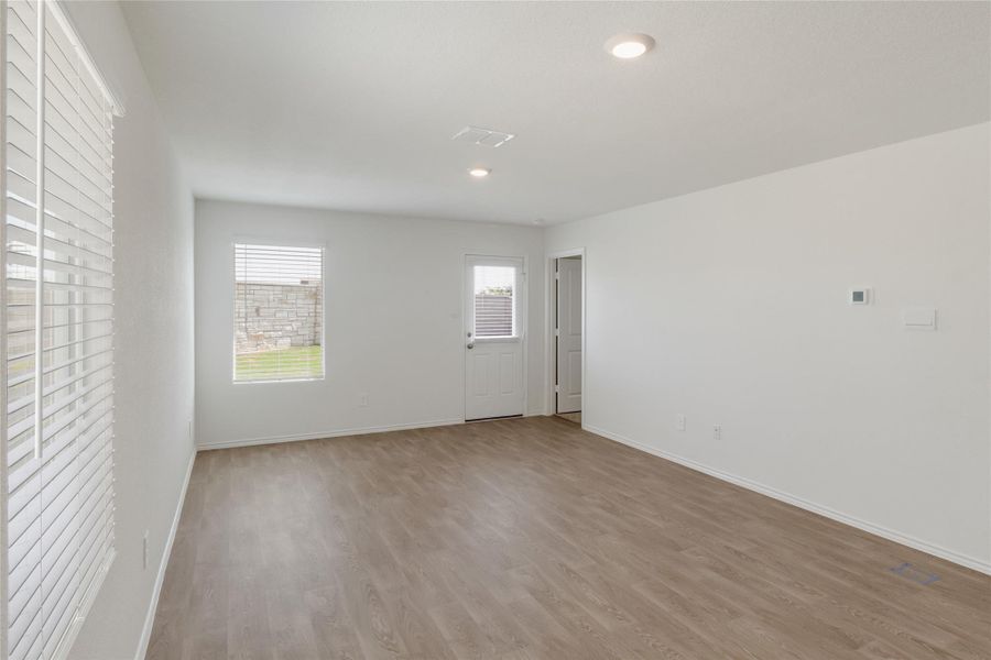 Spacious, unfurnished interior of a new home in Prairie Lakes, Buda (Image 13).