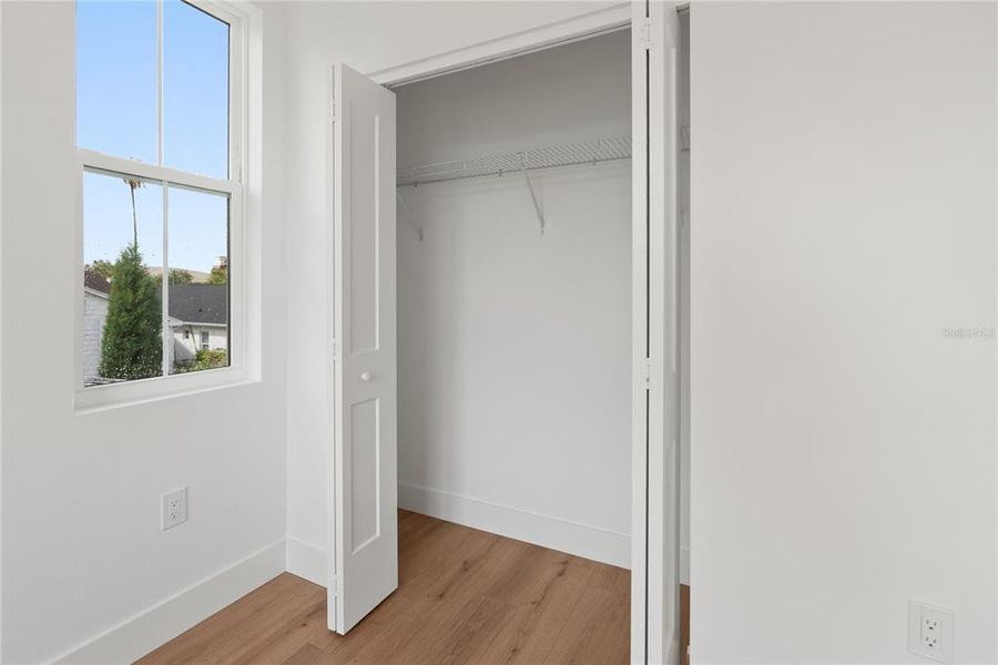 Spacious, unfurnished interior of a new home in , Tampa (Image 42).
