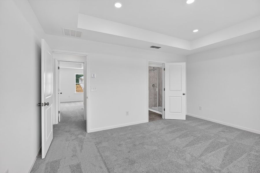 Spacious, unfurnished interior of a new home in Rosewood Farm, Lawrenceville (Image 26).