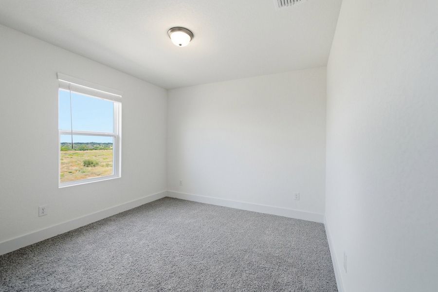 Spacious, unfurnished interior of a new home in Garden Grove, San Antonio (Image 21).