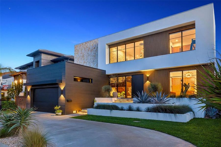 Front exterior of a new home in , St. Petersburg, FL, highlighting curb appeal (Image 26).
