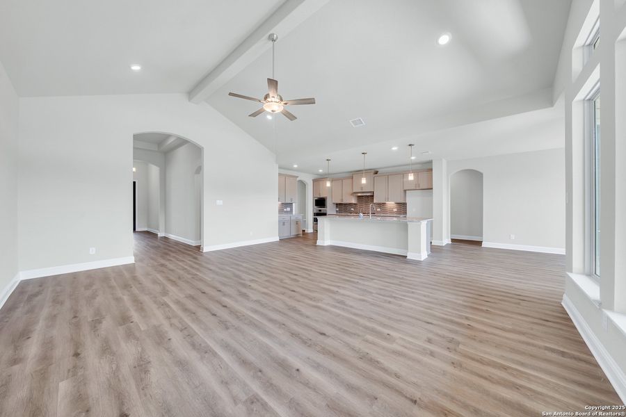 Spacious, unfurnished interior of a new home in Buffalo Crossing, Cibolo (Image 20). Spacious, unfurnished interior of a new home in Buffalo Crossing, Cibolo (Image 20).