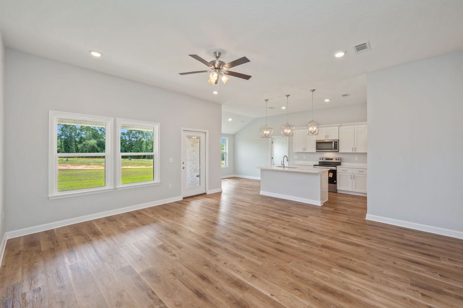 Spacious, unfurnished interior of a new home in , Crestview (Image 14).