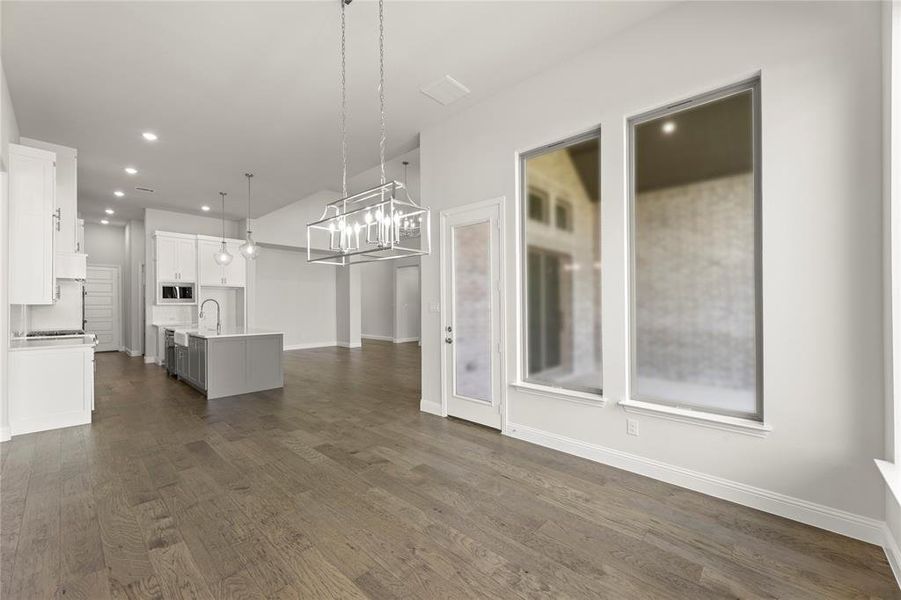 15. 1531 Fairmont - Dining (2) 15. 1531 Fairmont - Dining (2)