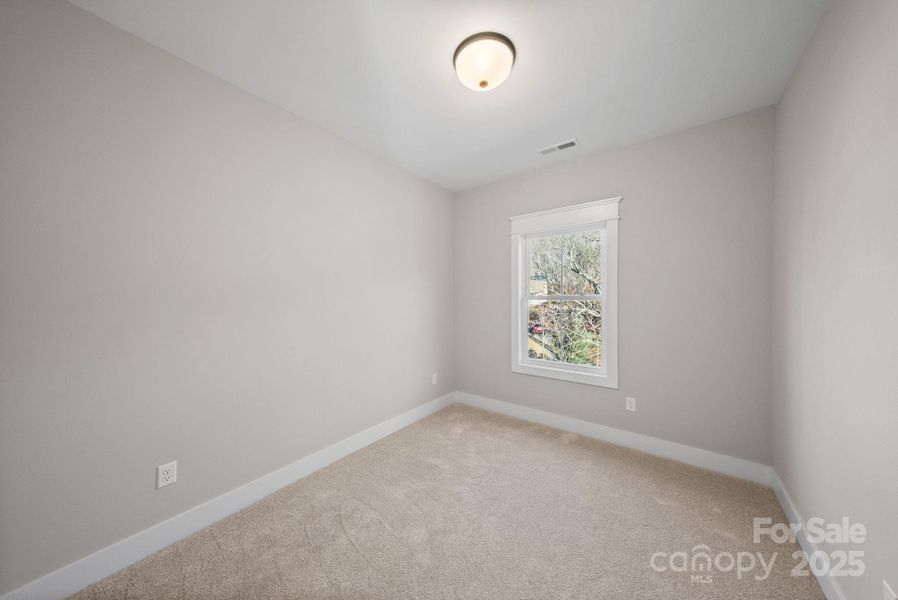 Spacious, unfurnished interior of a new home in , Asheville (Image 27).