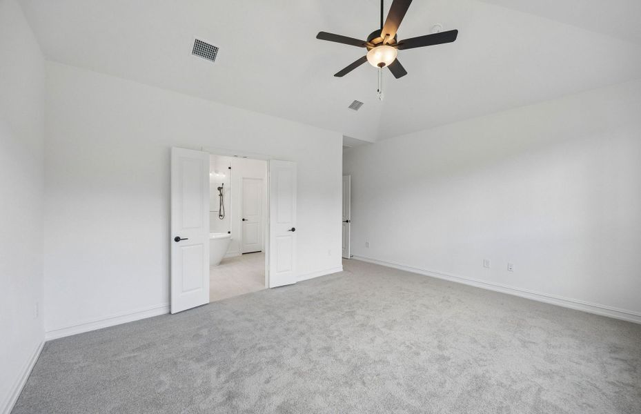 Spacious, unfurnished interior of a new home in Wilson Creek Meadows, Celina (Image 20).
