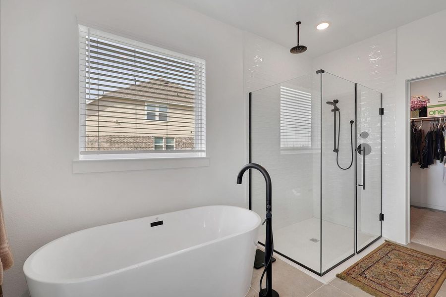 Primary ensuite. Make this your spa retreat!