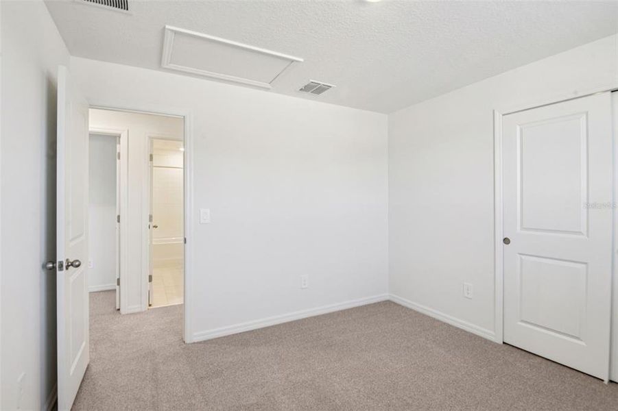 Spacious, unfurnished interior of a new home in Hilltop Vistas, Dade City (Image 18).