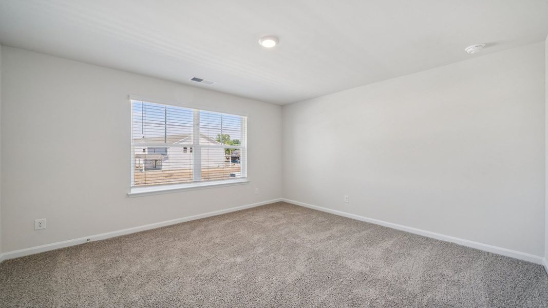 Spacious, unfurnished interior of a new home in Tooley Harbor, Elizabeth City (Image 27).
