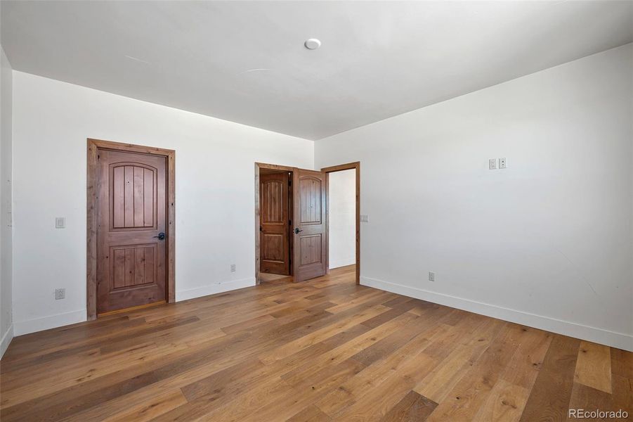 Spacious, unfurnished interior of a new home in , Sedalia (Image 20).