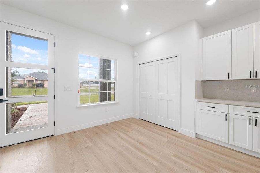 Spacious, unfurnished interior of a new home in , Ocala (Image 25).