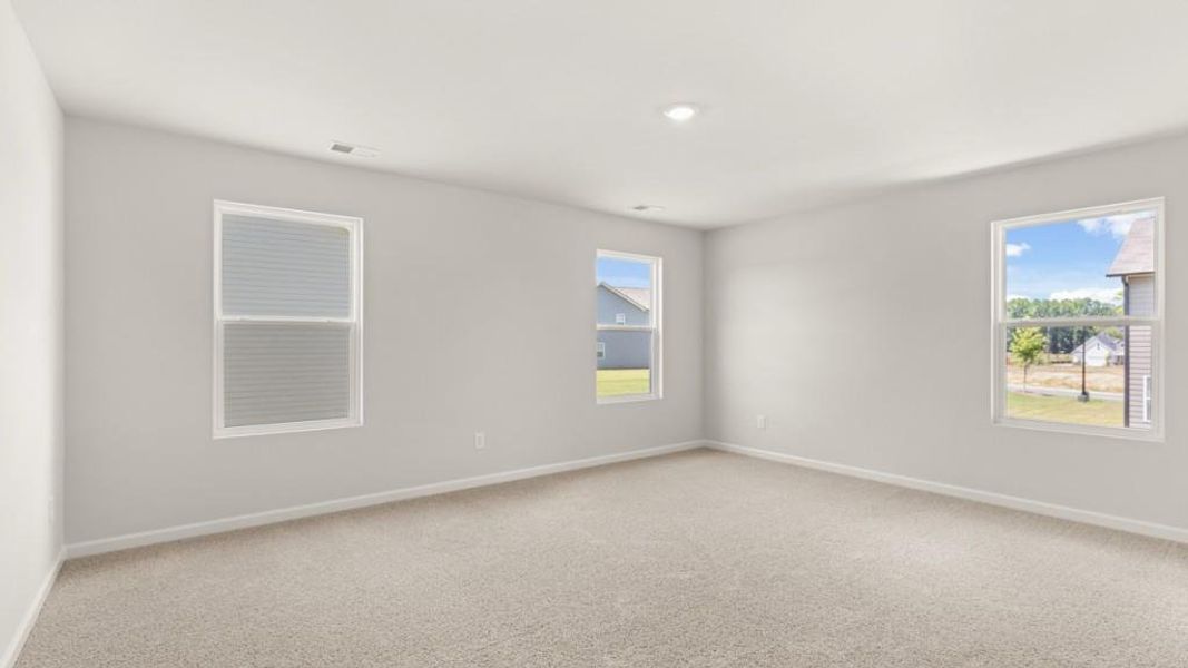 Spacious, unfurnished interior of a new home in Fairway 17 at Mirror Lake, Villa Rica (Image 20).