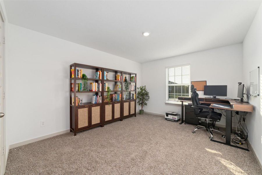 Furnished interior view inside a new home in Parks Edge, Missouri City (Image 9).