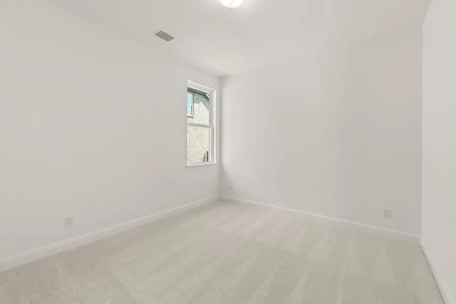 Spacious, unfurnished interior of a new home in Nelson Lake Estates, Rockwall (Image 24).