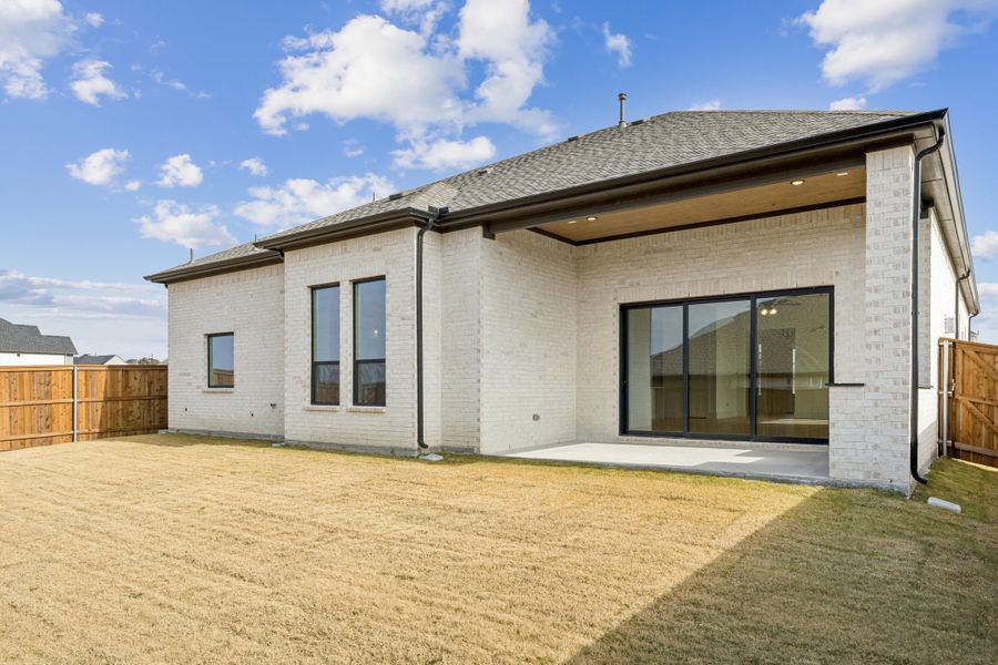 Representative exterior details of a home built from the Augusta by Sandlin Homes in Trinity Estates, Benbrook (Image 21).