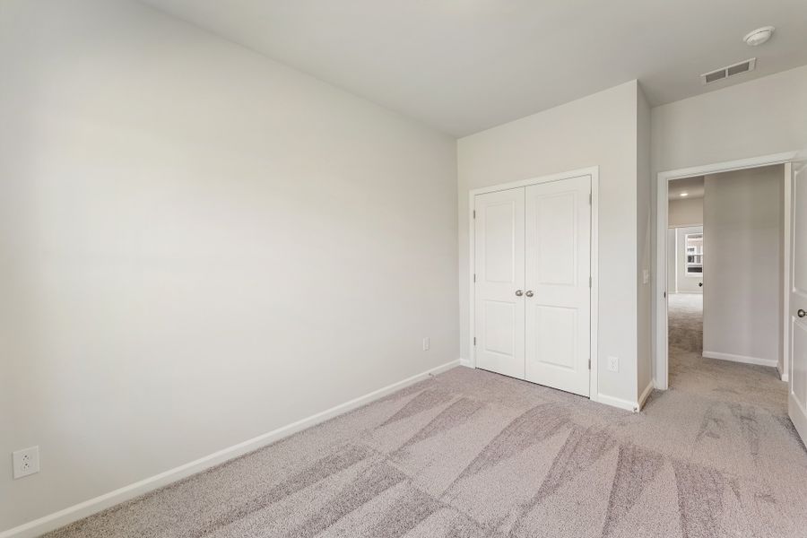 Spacious, unfurnished interior of a new home in Edwards Station, Taylors (Image 18).