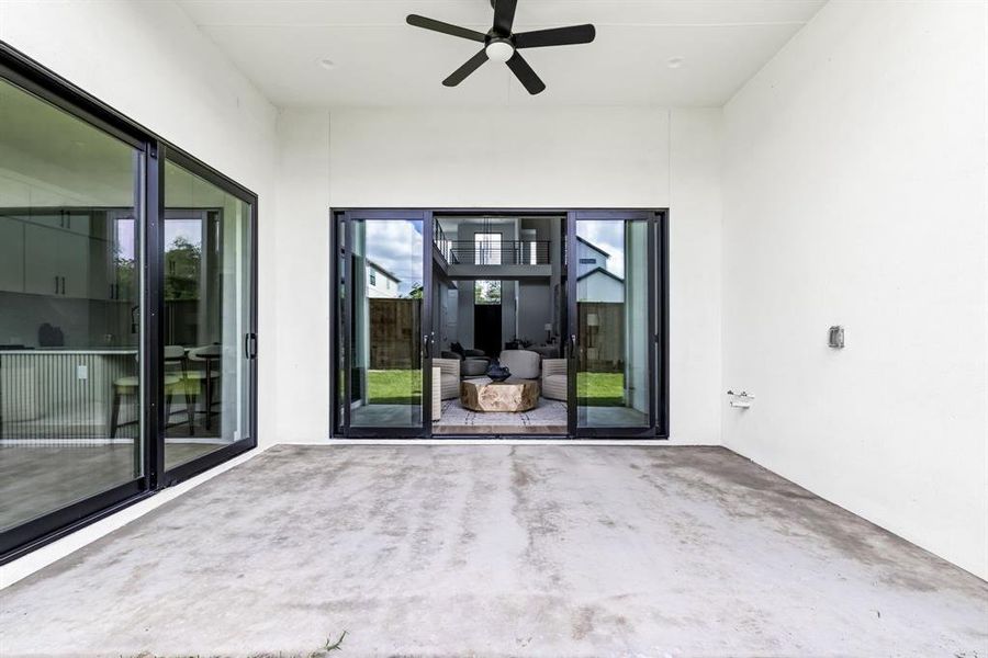 Exterior details and patio area of a home in , Dallas (Image 3).