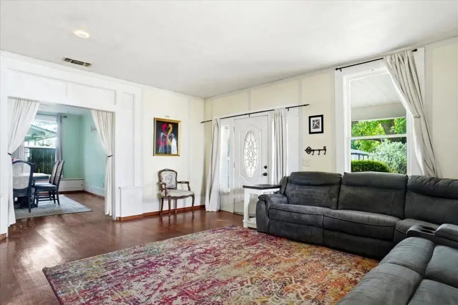 Furnished interior view inside a new home in , Itasca (Image 4).