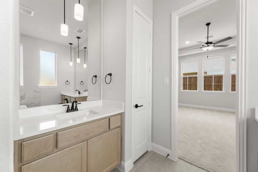 Representative furnished interior of a home built from the Edward- 70 ft Home Site by Rockwell Homes in Nelson Lake Estates, Rockwall (Image 48). Representative furnished interior of a home built from the Edward- 70 ft Home Site by Rockwell Homes in Nelson Lake Estates, Rockwall (Image 48).