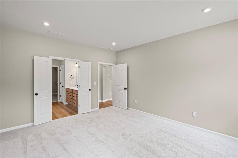 Spacious, unfurnished interior of a new home in Easton Park, Dallas (Image 16).